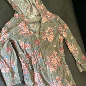 Sage Floral 1/4 sleeve shirt